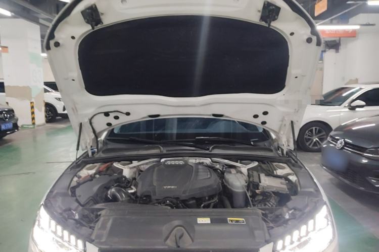 Used Audi A4L 2022 40 TFSI Fashion Dynamic Model Engine Bay