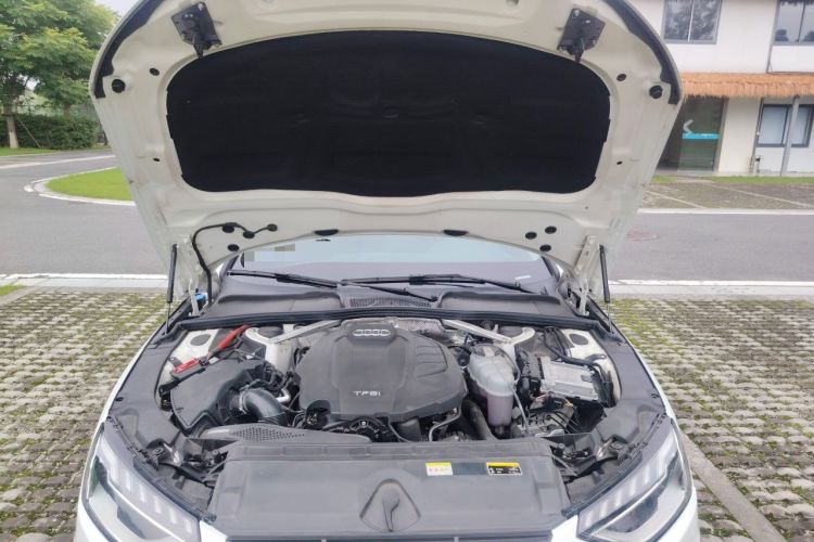 Used Audi A4L 2022 40 TFSI Fashion Dynamic Model Engine Bay