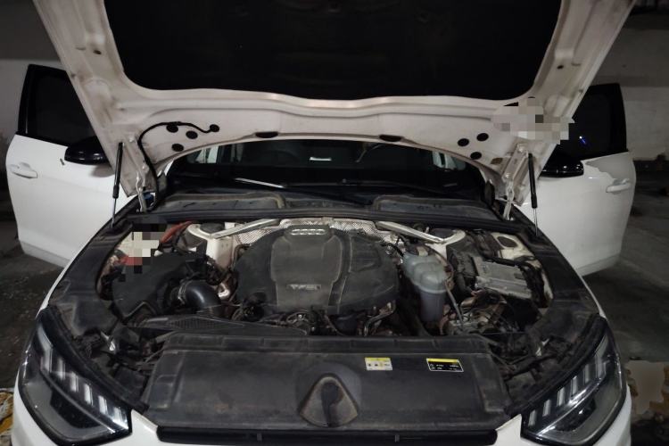 Used Audi A4L 2022 40 TFSI Luxury Dynamic Model Engine Bay