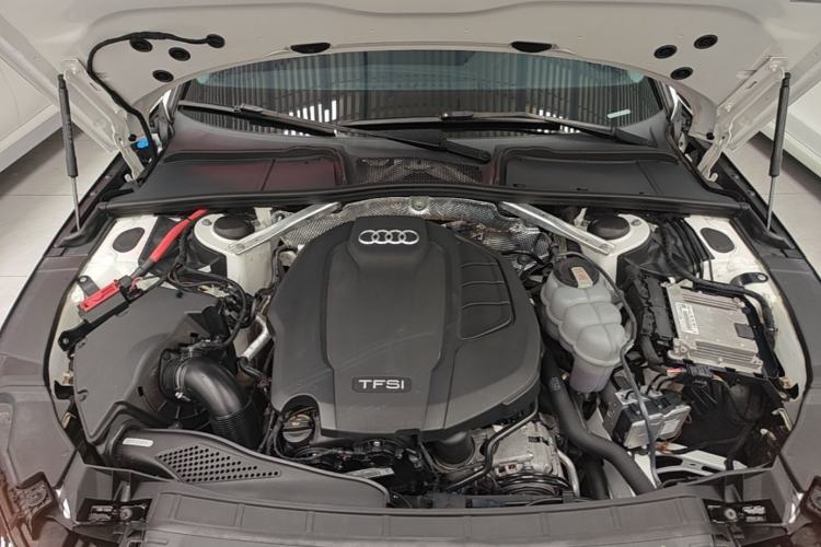 Used Audi A4L 2022 40 TFSI Luxury Dynamic Model Engine Bay