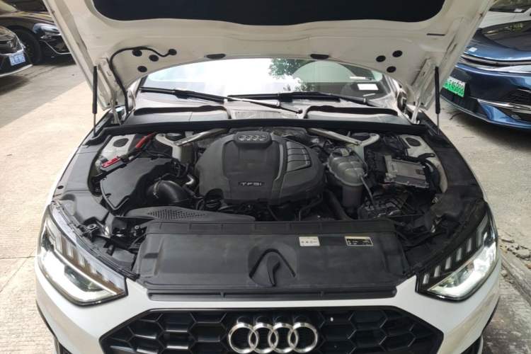 Used Audi A4L 2022 40 TFSI Fashion Dynamic Model Engine Bay