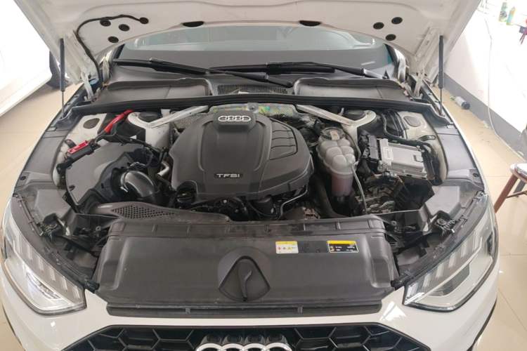 Used Audi A4L 2022 40 TFSI Luxury Dynamic Model Engine Bay
