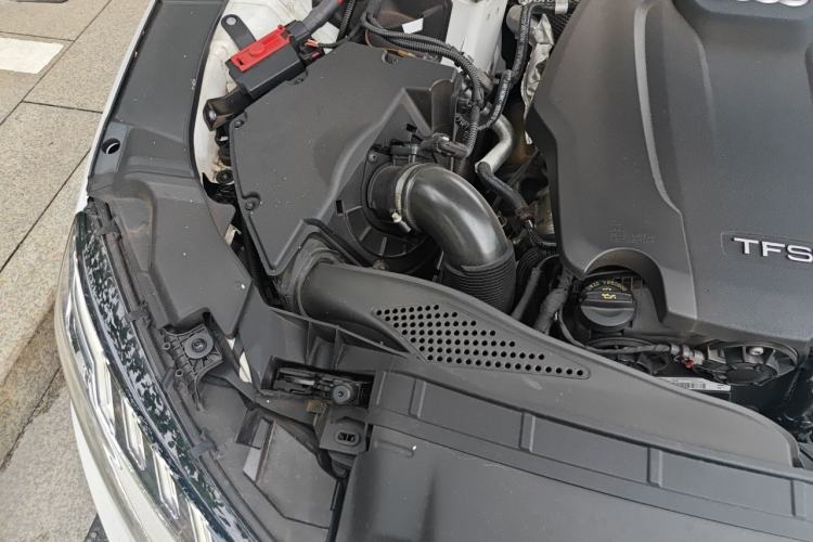 Used Audi A4L 2022 40 TFSI Luxury Dynamic Model Engine Bay Right