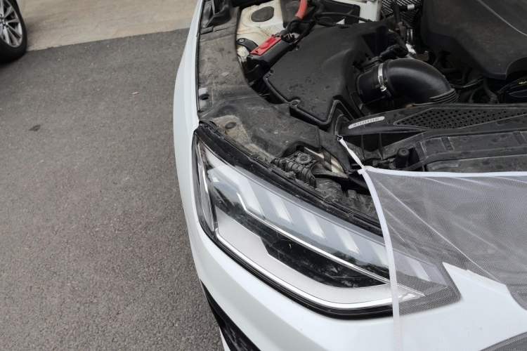 Used Audi A4L 2022 40 TFSI Luxury Dynamic Model Engine Bay Right