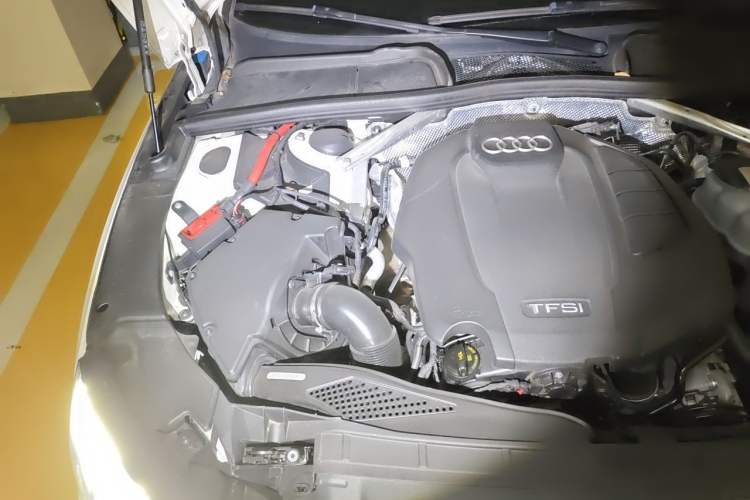 Used Audi A4L 2022 40 TFSI Luxury Dynamic Model Engine Bay Right