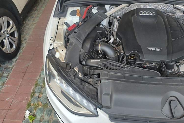 Used Audi A4L 2022 40 TFSI Luxury Dynamic Model Engine Bay Right