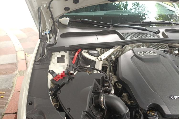 Used Audi A4L 2022 40 TFSI Luxury Dynamic Model Engine Bay Right