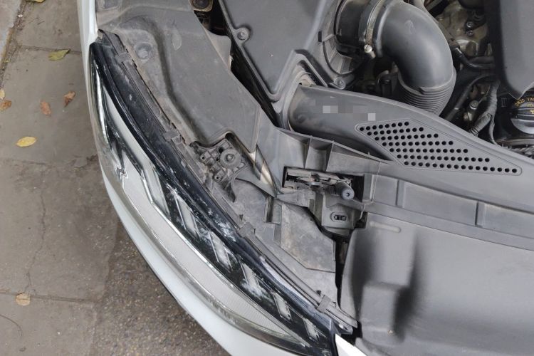Used Audi A4L 2022 40 TFSI Luxury Dynamic Model Engine Bay Right