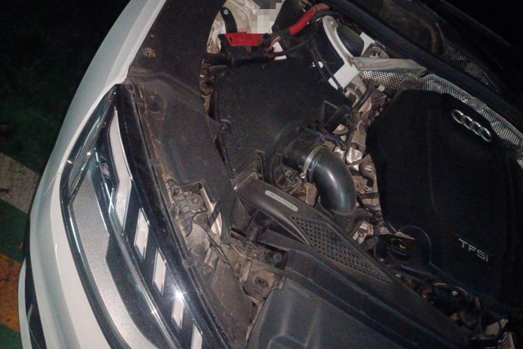 Used Audi A4L 2022 40 TFSI Luxury Dynamic Model Engine Bay Right