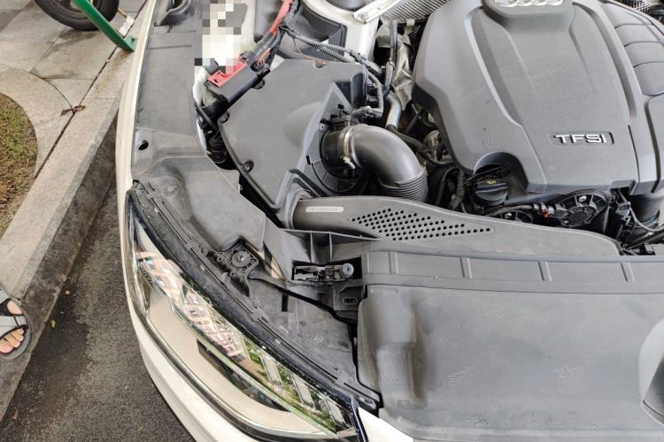 Used Audi A4L 2022 40 TFSI Luxury Dynamic Model Engine Bay Right