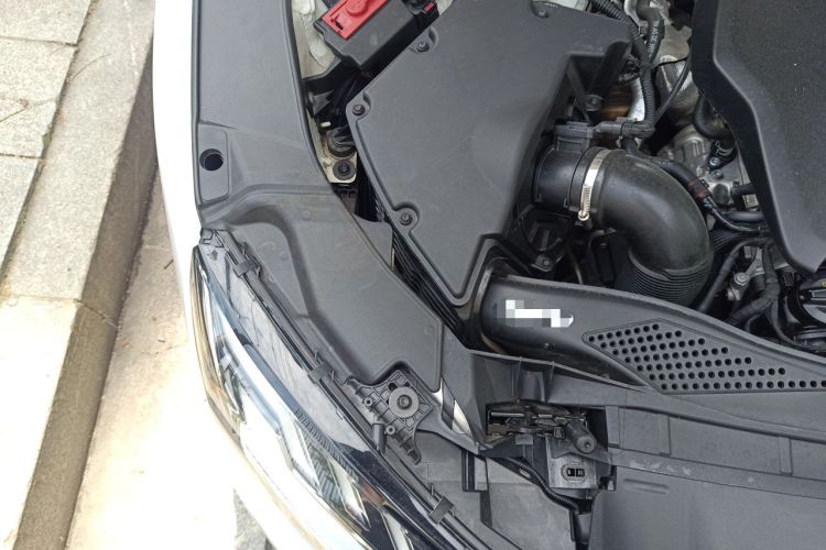 Used Audi A4L 2022 40 TFSI Luxury Dynamic Model Engine Bay Right