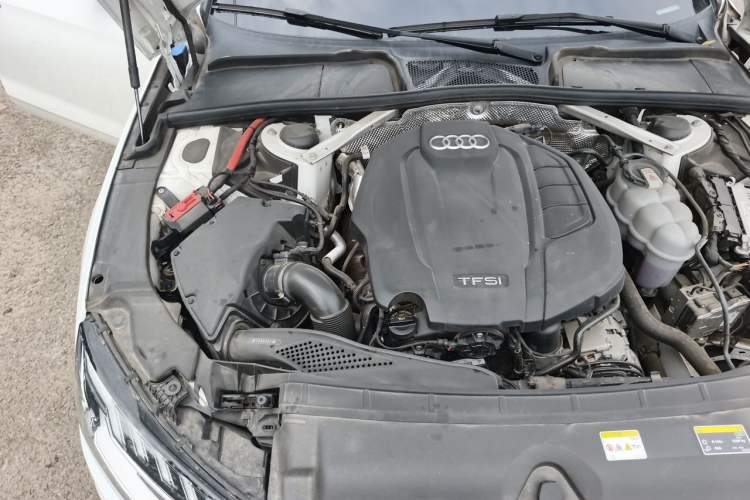 Used Audi A4L 2022 40 TFSI Luxury Dynamic Model Engine Bay Right