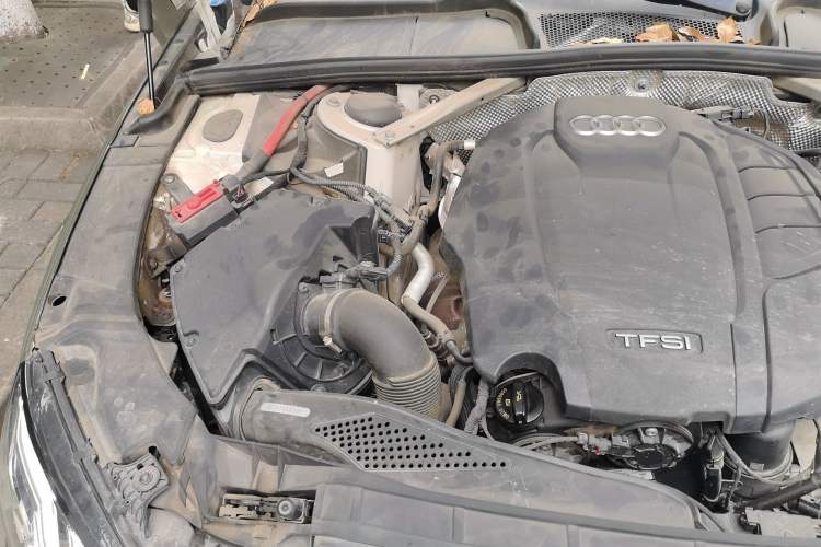 Used Audi A4L 2022 40 TFSI Luxury Dynamic Model Engine Bay Right