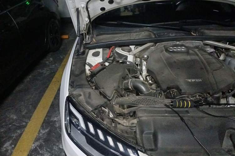 Used Audi A4L 2022 40 TFSI Luxury Dynamic Model Engine Bay Right