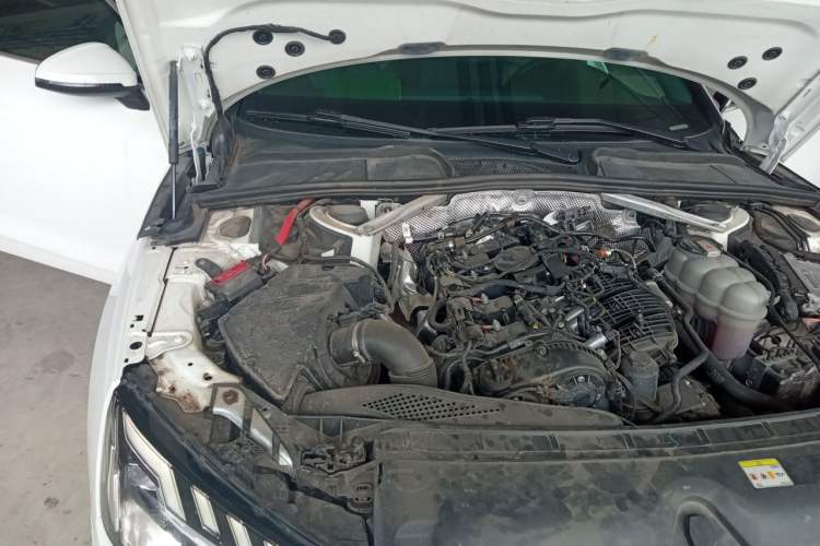 Used Audi A4L 2022 40 TFSI Fashion Dynamic Model Engine Bay Right