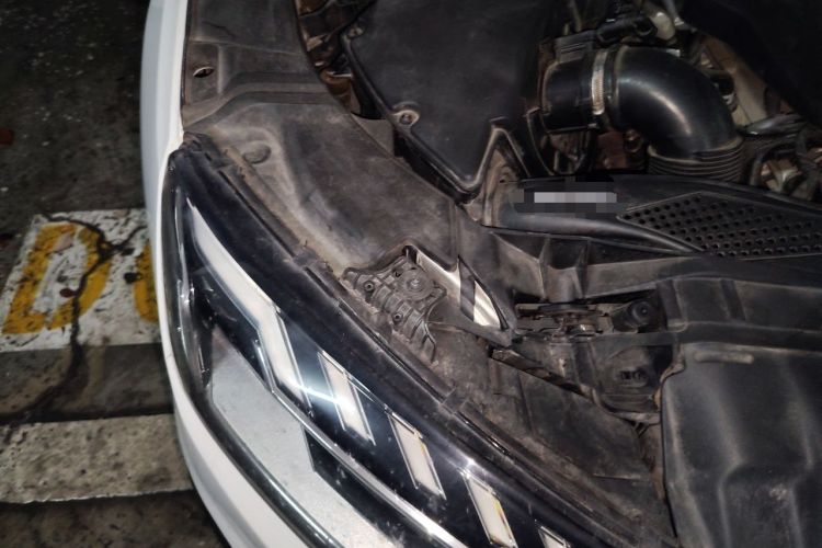 Used Audi A4L 2022 40 TFSI Luxury Dynamic Model Engine Bay Right