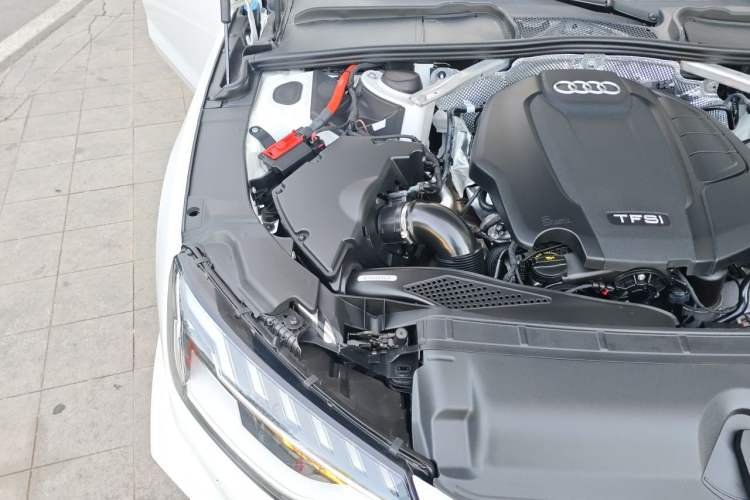 Used Audi A4L 2022 40 TFSI Luxury Dynamic Model Engine Bay Right