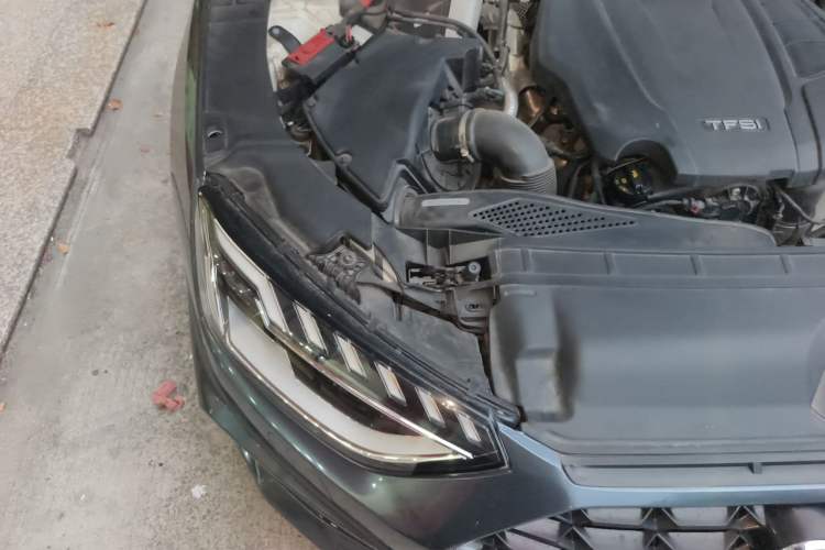Used Audi A4L 2022 40 TFSI Luxury Dynamic Model Engine Bay Right