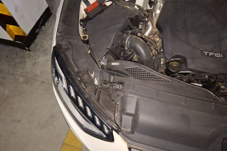Used Audi A4L 2022 40 TFSI Luxury Dynamic Model Engine Bay Right
