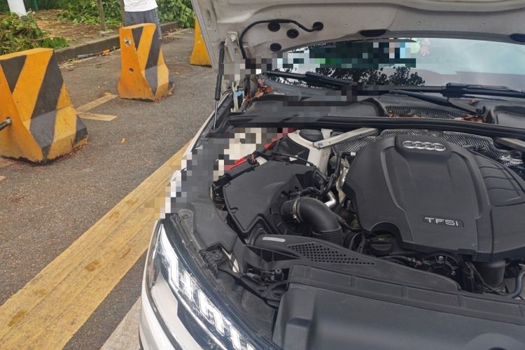 Used Audi A4L 2022 40 TFSI Luxury Dynamic Model Engine Bay Right
