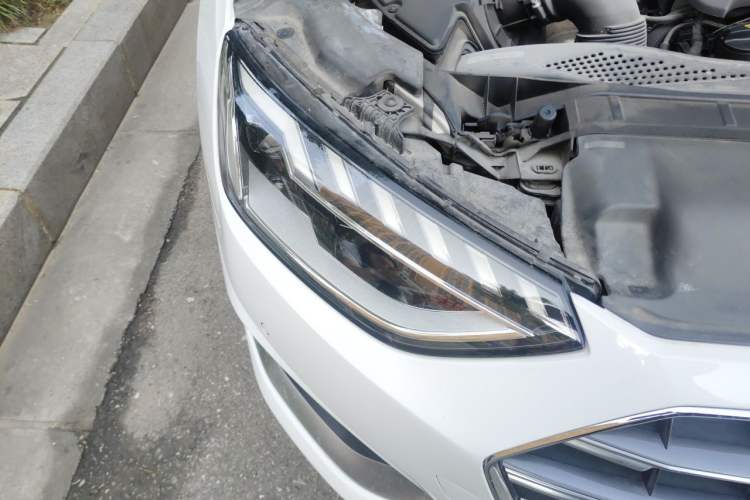 Used Audi A4L 2022 40 TFSI Luxury Prestige Edition Engine Bay Right