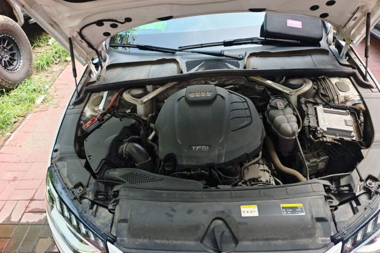 Used Audi A4L 2022 40 TFSI Luxury Dynamic Model Engine Bay Right