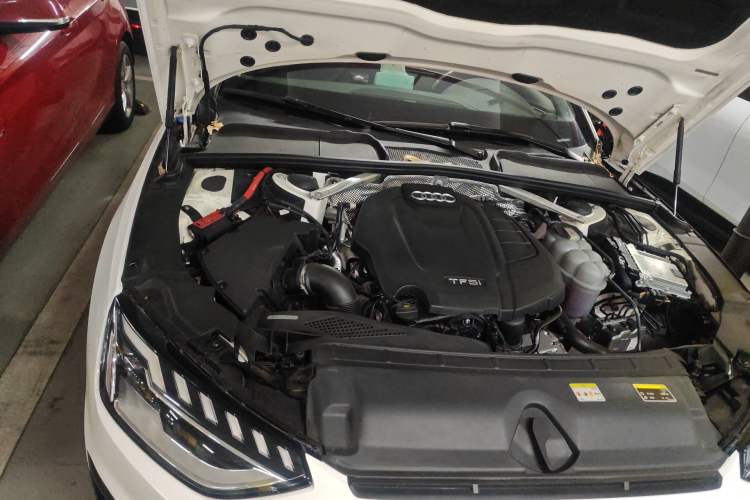 Used Audi A4L 2022 40 TFSI Luxury Dynamic Model Engine Bay Right