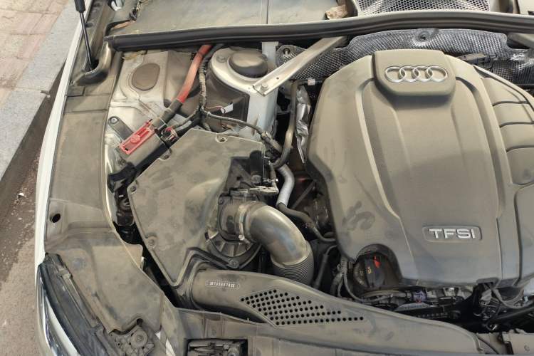 Used Audi A4L 2022 40 TFSI Luxury Dynamic Model Engine Bay Right
