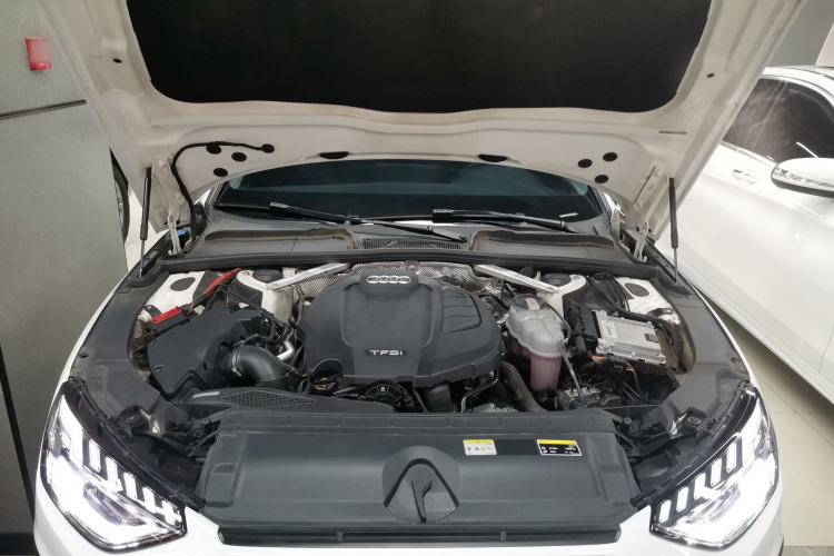Used Audi A4L 2022 40 TFSI Fashion Dynamic Model Engine Bay