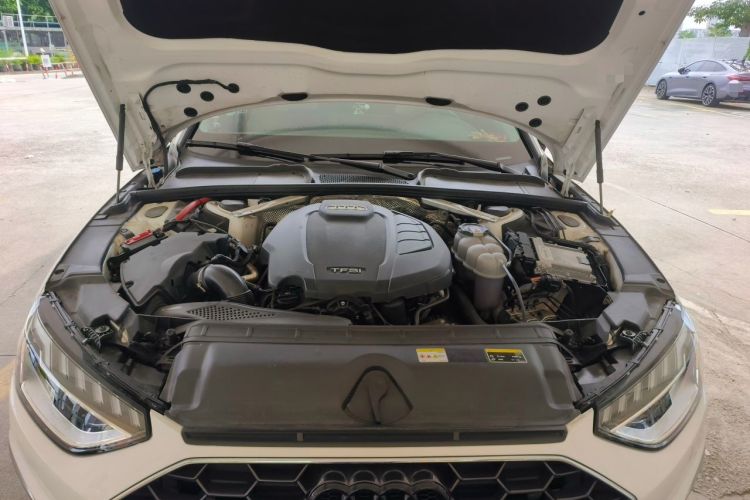 Used Audi A4L 2022 40 TFSI Fashion Dynamic Model Engine Bay