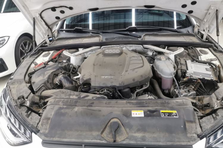 Used Audi A4L 2022 40 TFSI Luxury Dynamic Model Engine Bay