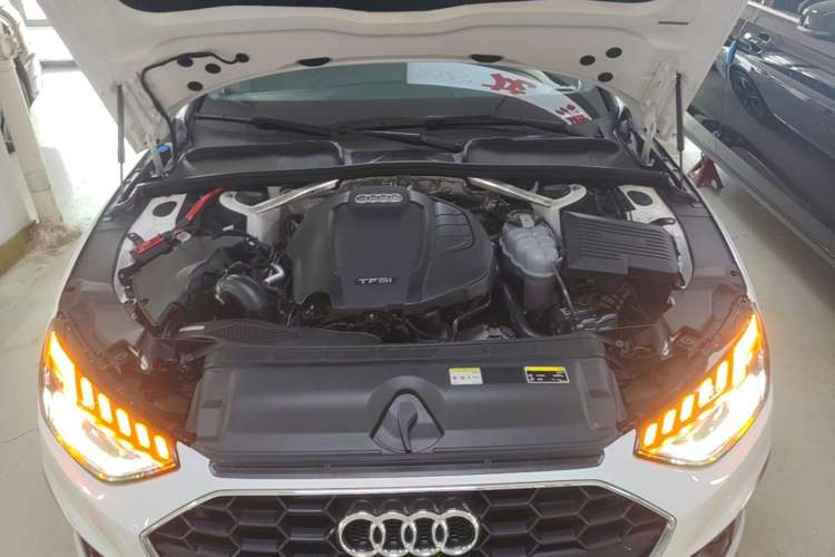 Used Audi A4L 2022 40 TFSI Fashion Dynamic Model Engine Bay