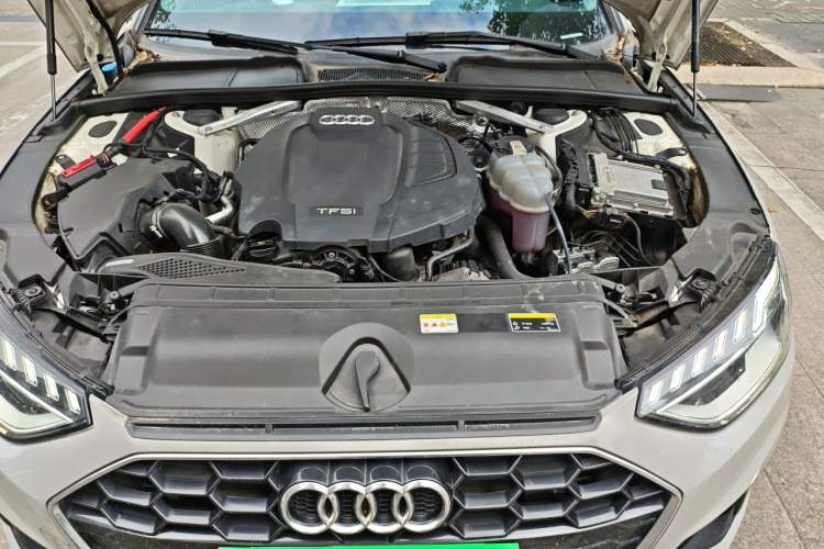 Used Audi A4L 2022 40 TFSI Fashion Dynamic Model Engine Bay