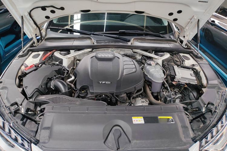 Used Audi A4L 2022 40 TFSI Luxury Dynamic Model Engine Bay