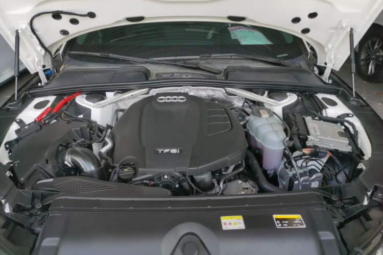 Used Audi A4L 2022 40 TFSI Luxury Dynamic Model Engine Bay