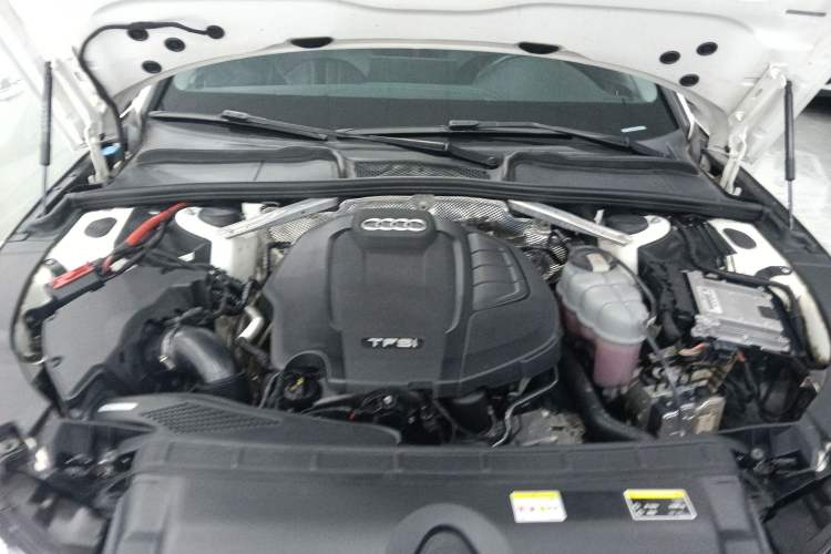 Used Audi A4L 2022 40 TFSI Fashion Dynamic Model Engine Bay