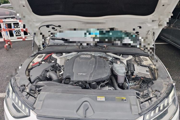 Used Audi A4L 2022 40 TFSI Fashion Dynamic Model Engine Bay
