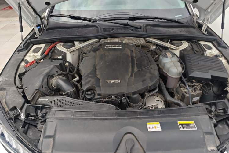 Used Audi A4L 2022 40 TFSI Fashion Dynamic Model Engine Bay
