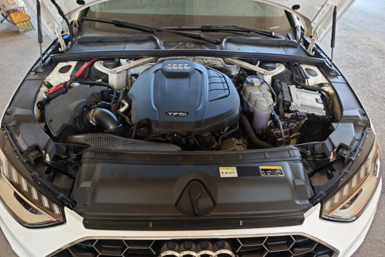 Used Audi A4L 2022 40 TFSI Fashion Dynamic Model Engine Bay