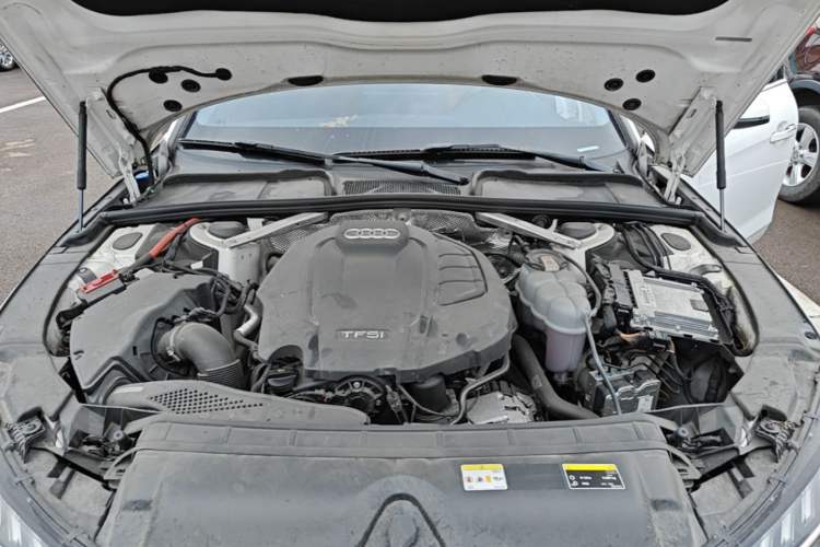 Used Audi A4L 2022 40 TFSI Fashion Dynamic Model Engine Bay