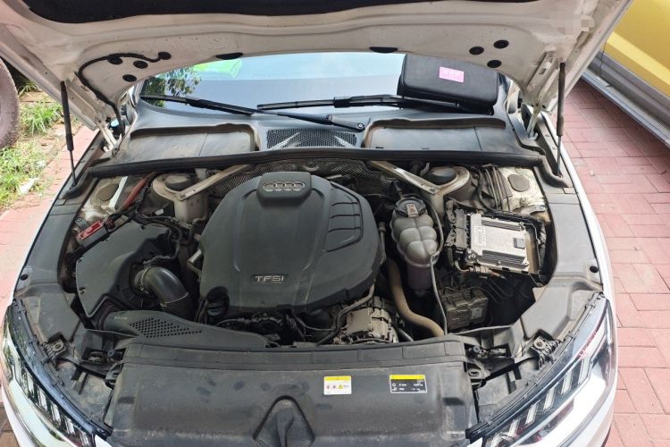Used Audi A4L 2022 40 TFSI Luxury Dynamic Model Engine Bay