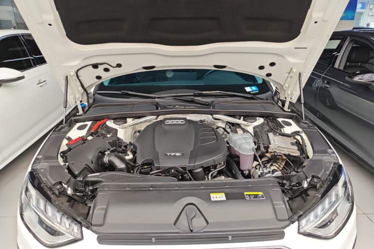 Used Audi A4L 2022 40 TFSI Fashion Dynamic Model Engine Bay