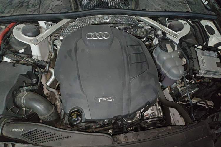 Used Audi A4L 2022 40 TFSI Fashion Dynamic Model Engine Bay