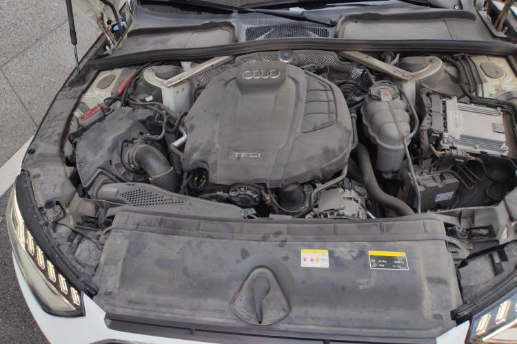 Used Audi A4L 2022 40 TFSI Fashion Dynamic Model Engine Bay
