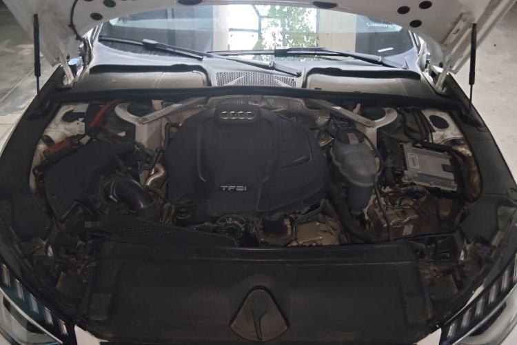 Used Audi A4L 2022 40 TFSI Fashion Dynamic Model Engine Bay