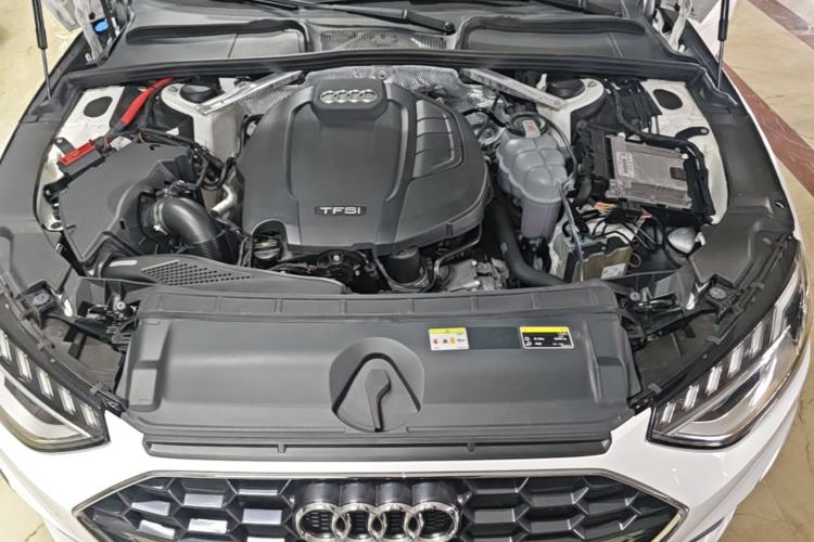 Used Audi A4L 2022 40 TFSI Fashion Dynamic Model Engine Bay