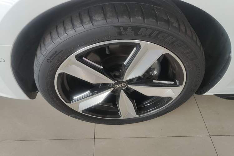 Used Audi A4L 2022 40 TFSI Luxury Dynamic Model Exterior 4