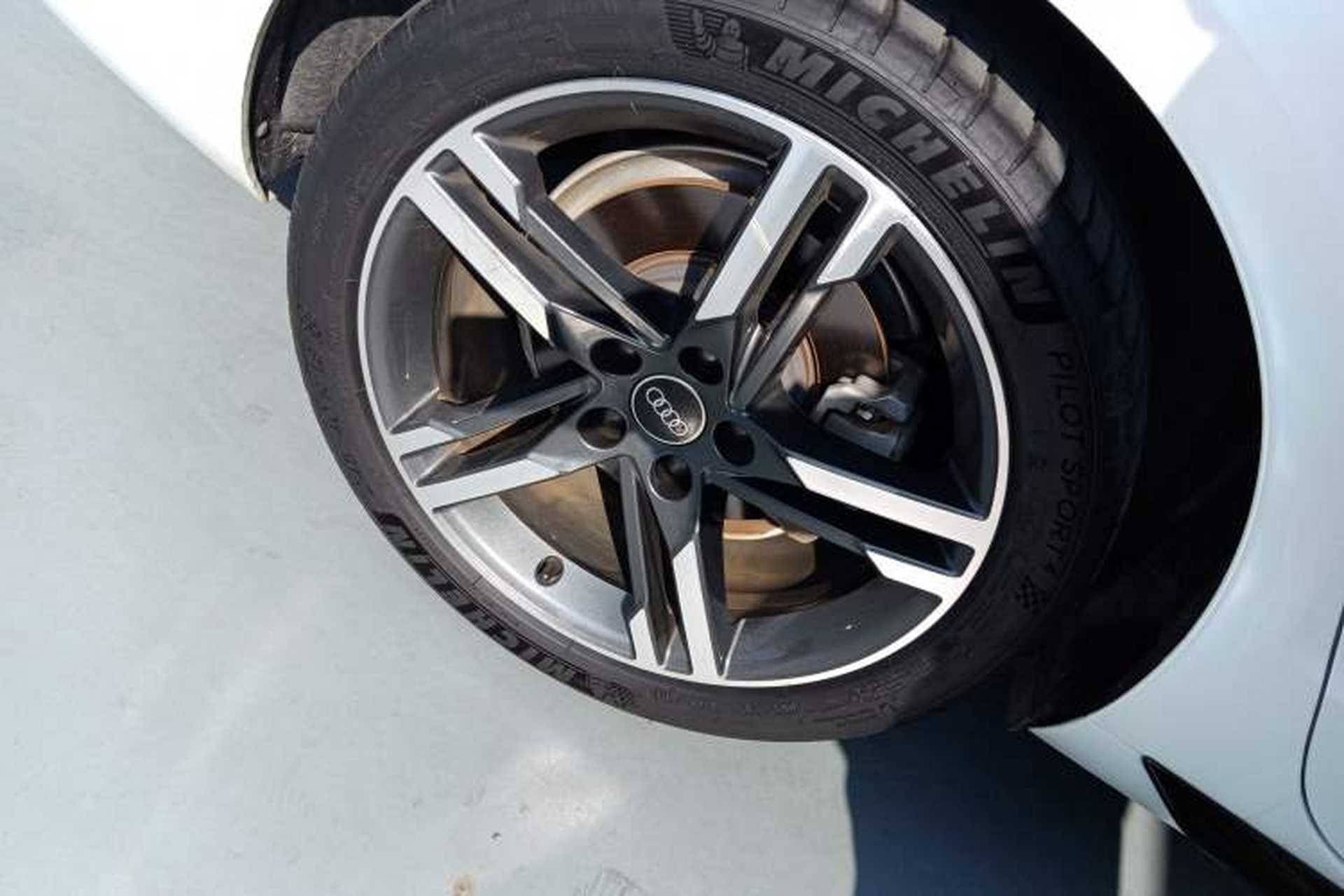 Used Audi A4L 2022 40 TFSI Luxury Dynamic Model Exterior 5