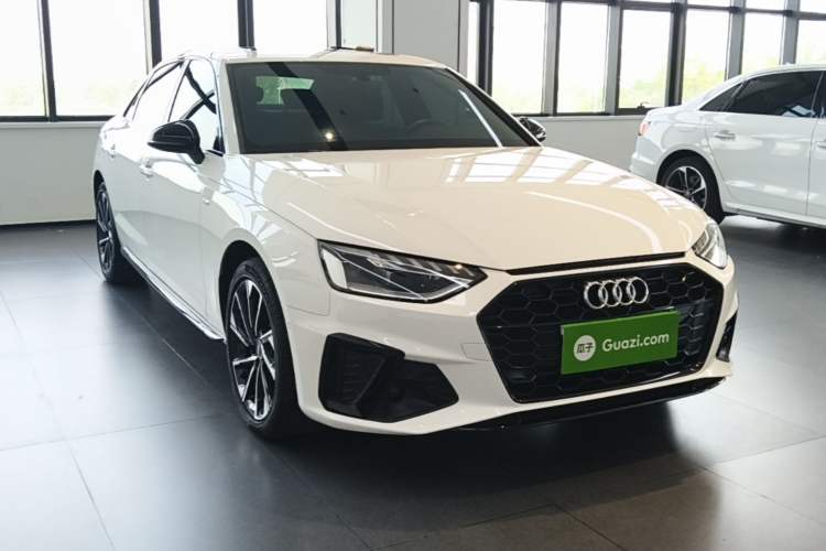 Used Audi A4L 2022 40 TFSI Luxury Dynamic Model Front Right 45 Deg