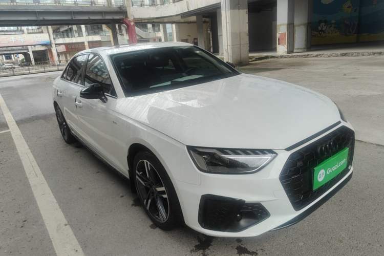 Used Audi A4L 2022 40 TFSI Luxury Dynamic Model Front Right 45 Deg
